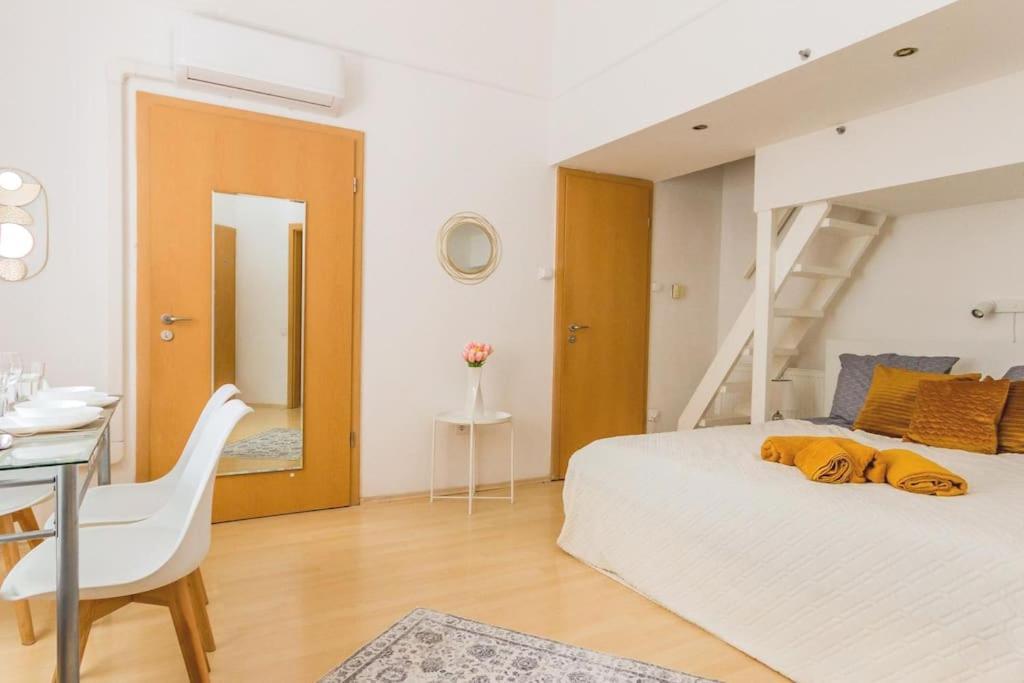 Trendy 2 Room Flat, Next To Corvin Mall Free Huge Garage! Ac,Dishwasher,Washmachine, Smart Tv Budapest Ngoại thất bức ảnh