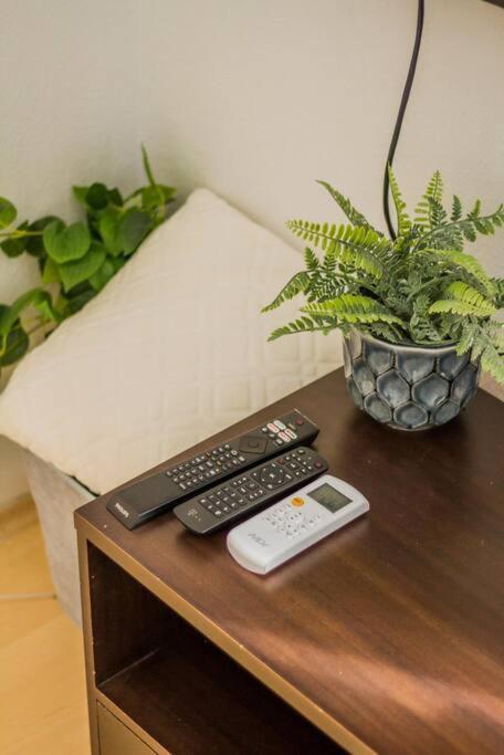 Trendy 2 Room Flat, Next To Corvin Mall Free Huge Garage! Ac,Dishwasher,Washmachine, Smart Tv Budapest Ngoại thất bức ảnh