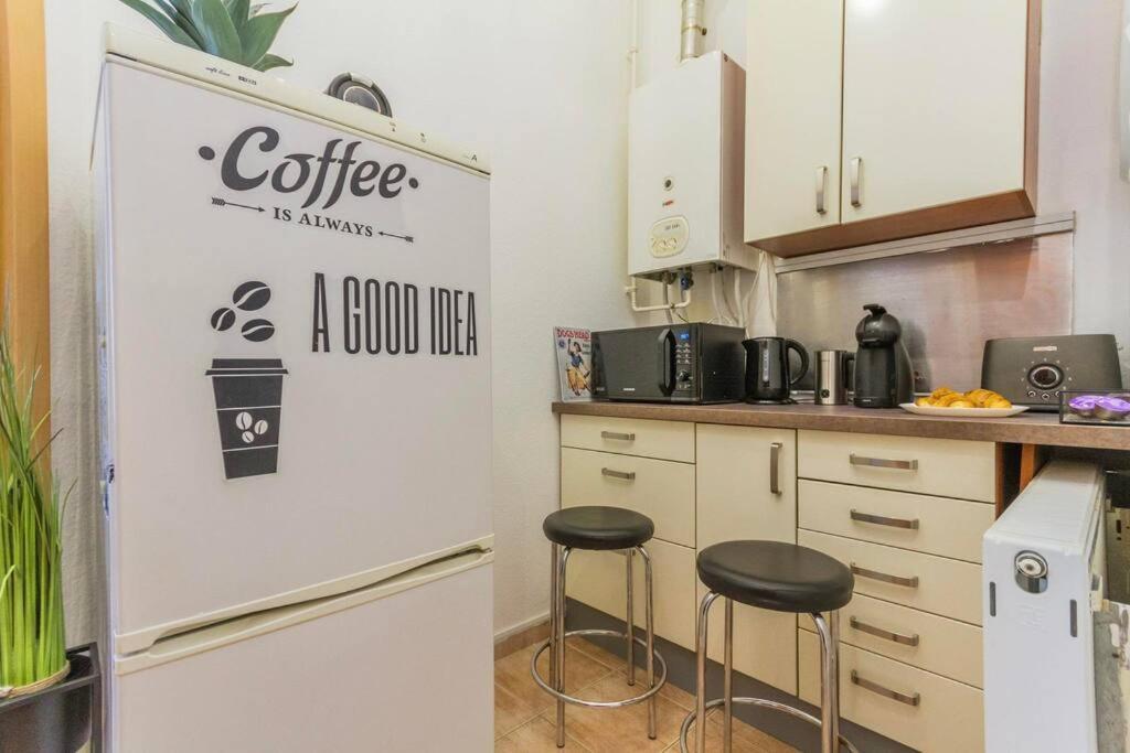 Trendy 2 Room Flat, Next To Corvin Mall Free Huge Garage! Ac,Dishwasher,Washmachine, Smart Tv Budapest Ngoại thất bức ảnh