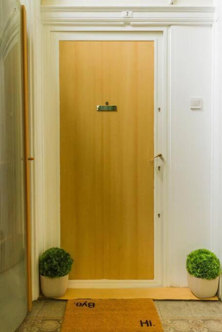 Trendy 2 Room Flat, Next To Corvin Mall Free Huge Garage! Ac,Dishwasher,Washmachine, Smart Tv Budapest Ngoại thất bức ảnh