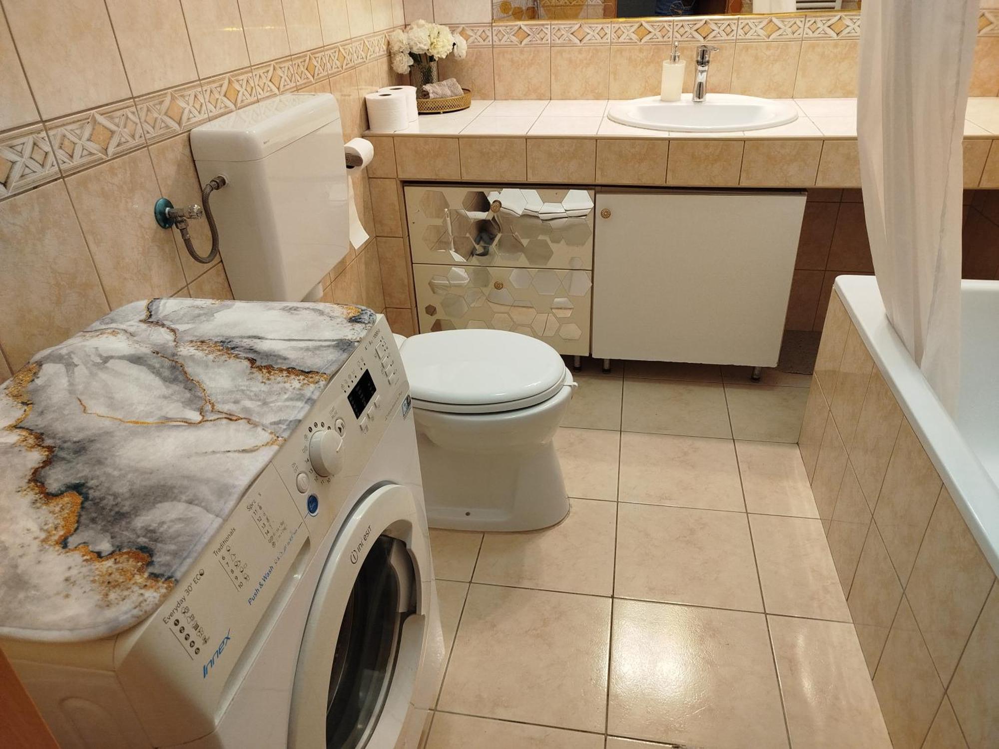 Trendy 2 Room Flat, Next To Corvin Mall Free Huge Garage! Ac,Dishwasher,Washmachine, Smart Tv Budapest Ngoại thất bức ảnh